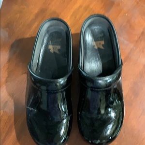 Dansko professional black patent leather